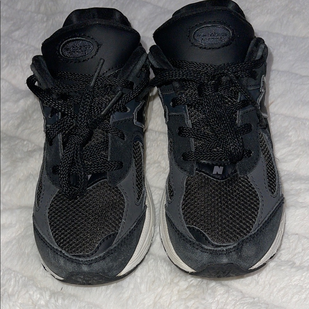 New Balance 2002R